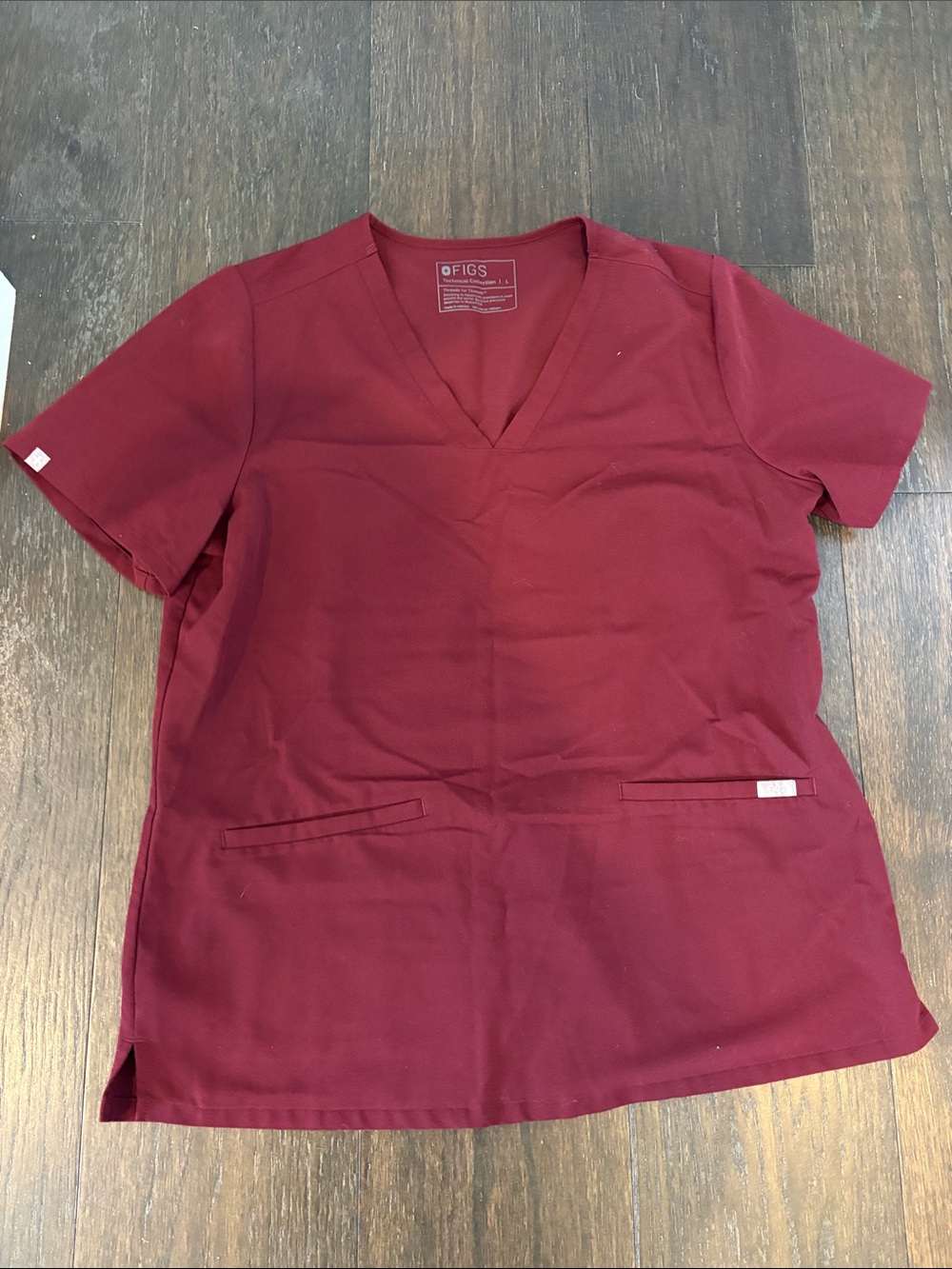 Figs Women’s Short Sleeve V-Neck Scrub Top in Burgundy